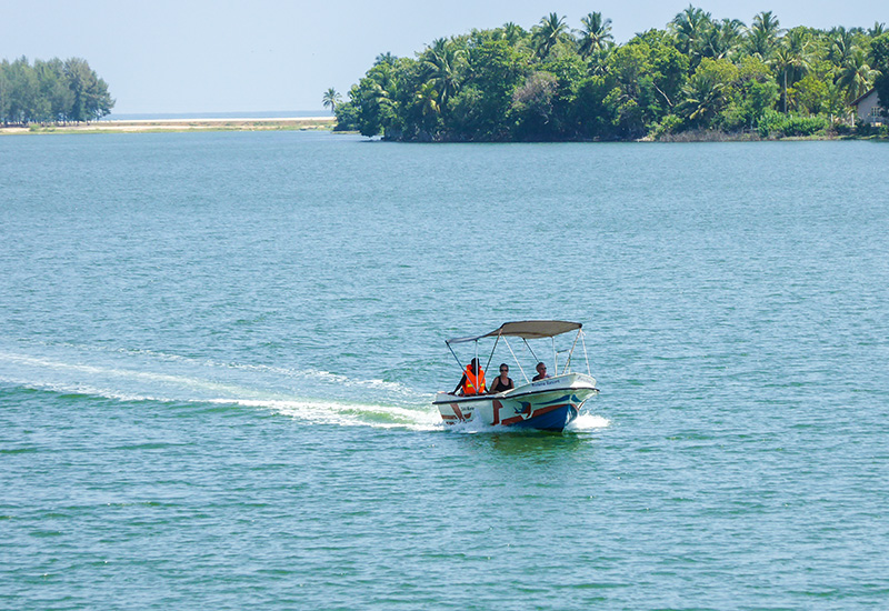 Boat Ride in Batticaloa Lagoon with Palameenmadu Sports Club